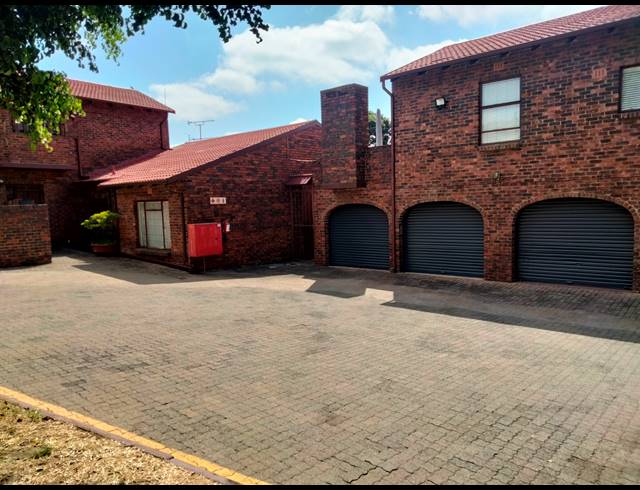 2 BEDROOM TOWNHOUSE FOR SALE IN BROMHOF